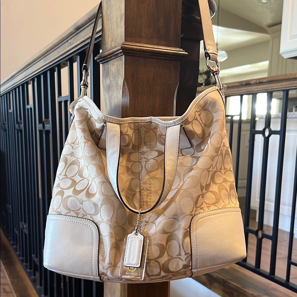 Coach Cream and White Signature Tote Bag - Picture 3 of 11